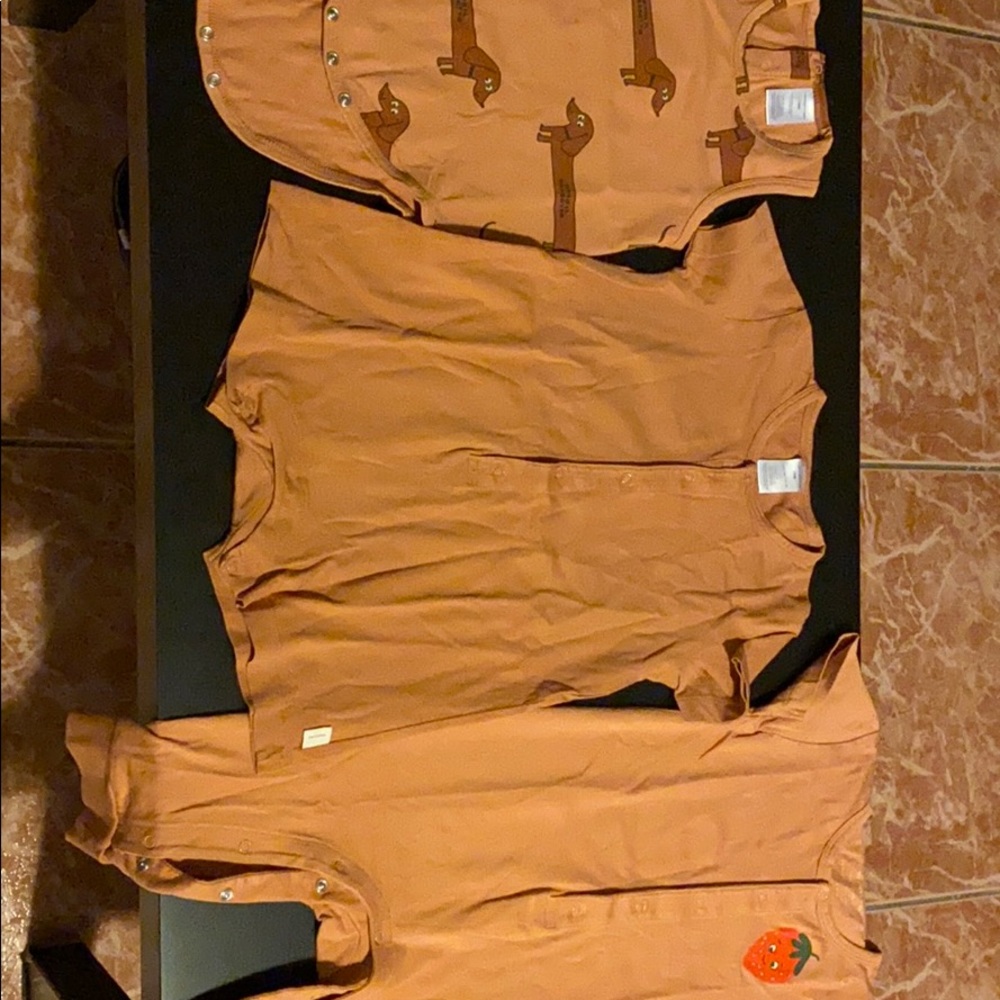 Baby clothes 2 different brand 18 months